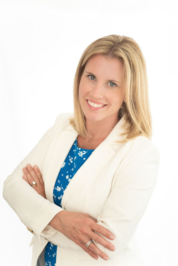 Dana Murillo-Romeo , Luxury Specialist